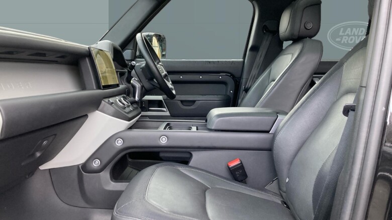 Land Rover Defender 2.0 P300 X-Dynamic HSE 110 5dr Auto Petrol Estate